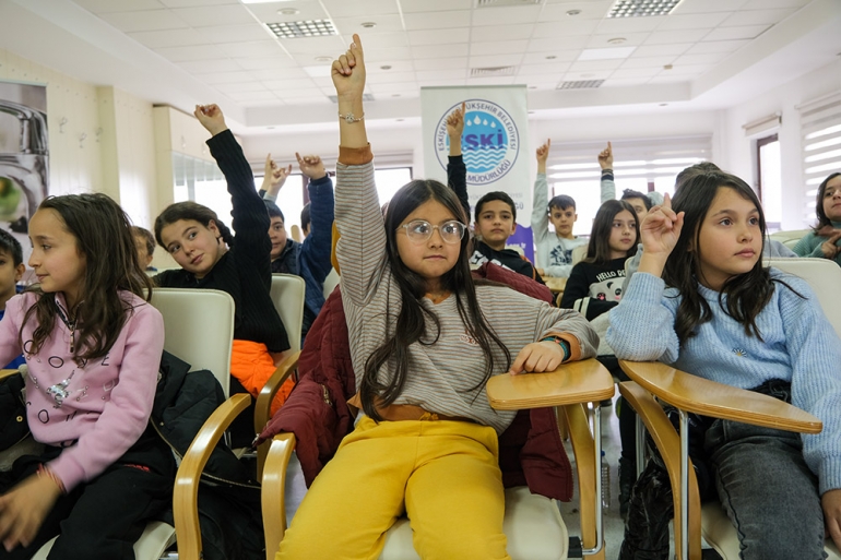 ÇOCUKLAR SU KAHRAMANI OLMAYA DEVAM EDİYORLAR