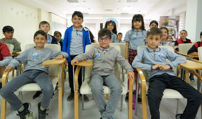 ÇOCUKLAR SU KAHRAMANI OLMAYA DEVAM EDİYORLAR