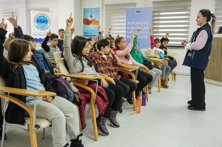 ÇOCUKLAR SU KAHRAMANI OLMAYA DEVAM EDİYORLAR