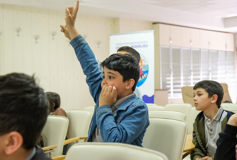 ÇOCUKLAR SU KAHRAMANI OLMAYA DEVAM EDİYORLAR