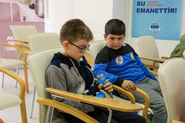 ÇOCUKLAR SU KAHRAMANI OLMAYA DEVAM EDİYORLAR