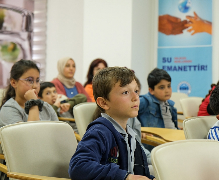 ÇOCUKLAR SU KAHRAMANI OLMAYA DEVAM EDİYORLAR