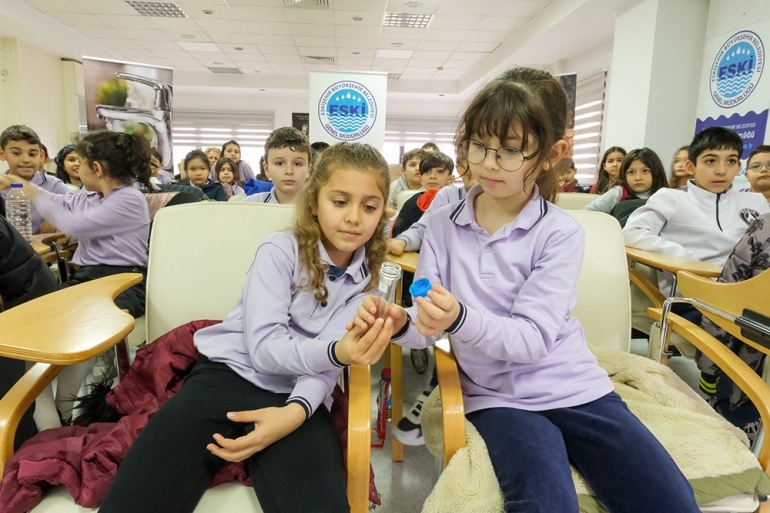 ÇOCUKLAR SU KAHRAMANI OLMAYA DEVAM EDİYORLAR