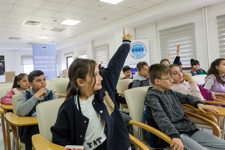 ÇOCUKLAR SU KAHRAMANI OLMAYA DEVAM EDİYORLAR