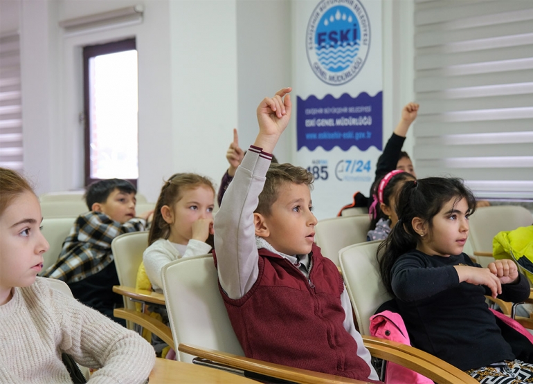 ÇOCUKLAR SU KAHRAMANI OLMAYA DEVAM EDİYORLAR