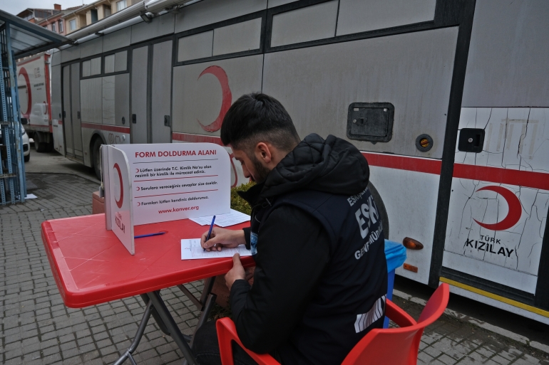 ESKİ PERSONELİNDEN KIZILAYA KAN BAĞIŞI DESTEĞİ