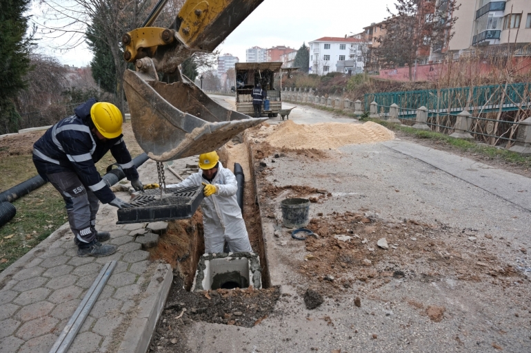 ADA SOKAKTA YAĞMUR SUYU SORUNU ÇÖZÜLDÜ