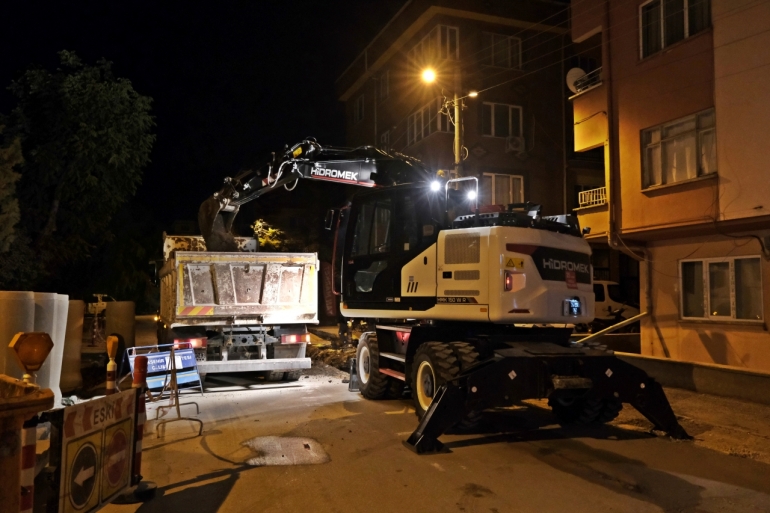 GECE MESAİSİ İLE YAĞMUR SUYU ALTYAPISI GÜÇLENDİRİLDİ