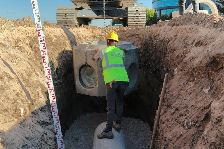 KENT GENELİNDE GÜÇLÜ ALTYAPI ÇALIŞMALARI