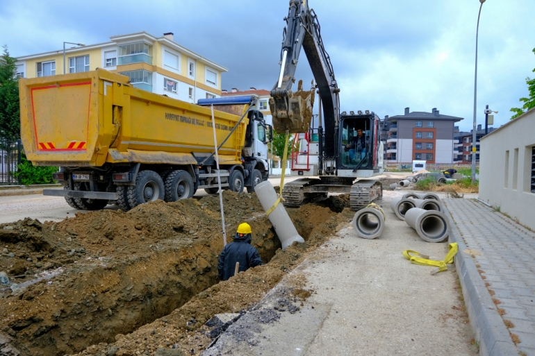 CÖMERT SOKAK' TA ALTYAPI GÜÇLENDİRİLDİ
