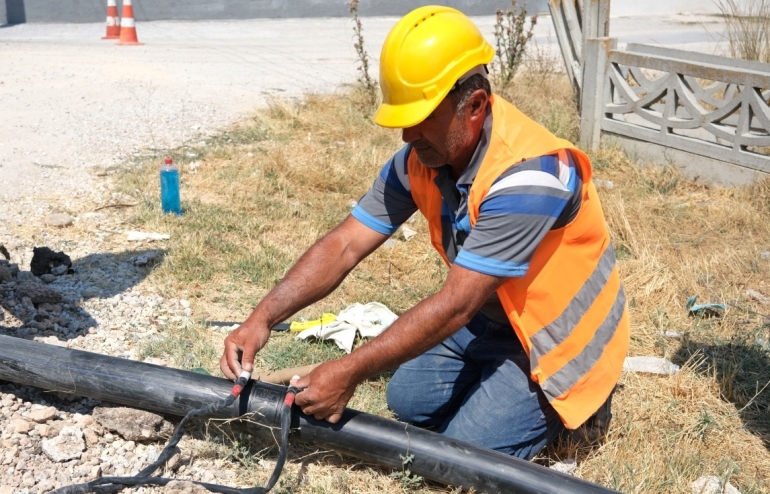 ÇİFTELER'DE İÇME VE KULLANMA SUYU HATLARI YENİLENİYOR